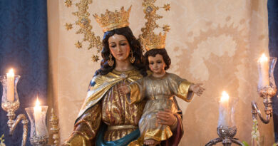 Galeria: X Aniversario de la Coronación de Maria Auxiliadora Coronada-Solemne Besamanos